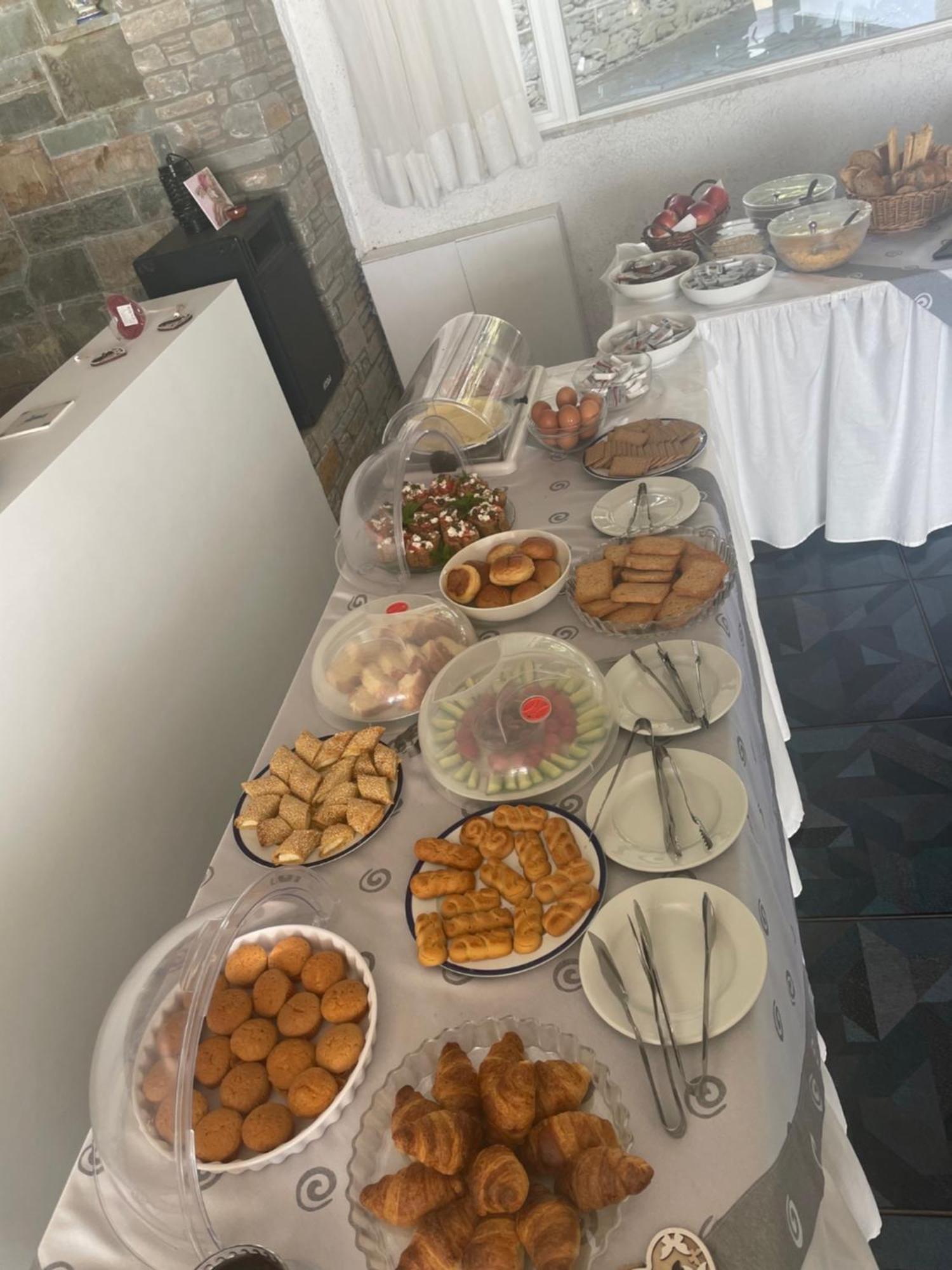 Sariza Spring Hotel Apikia  外观 照片