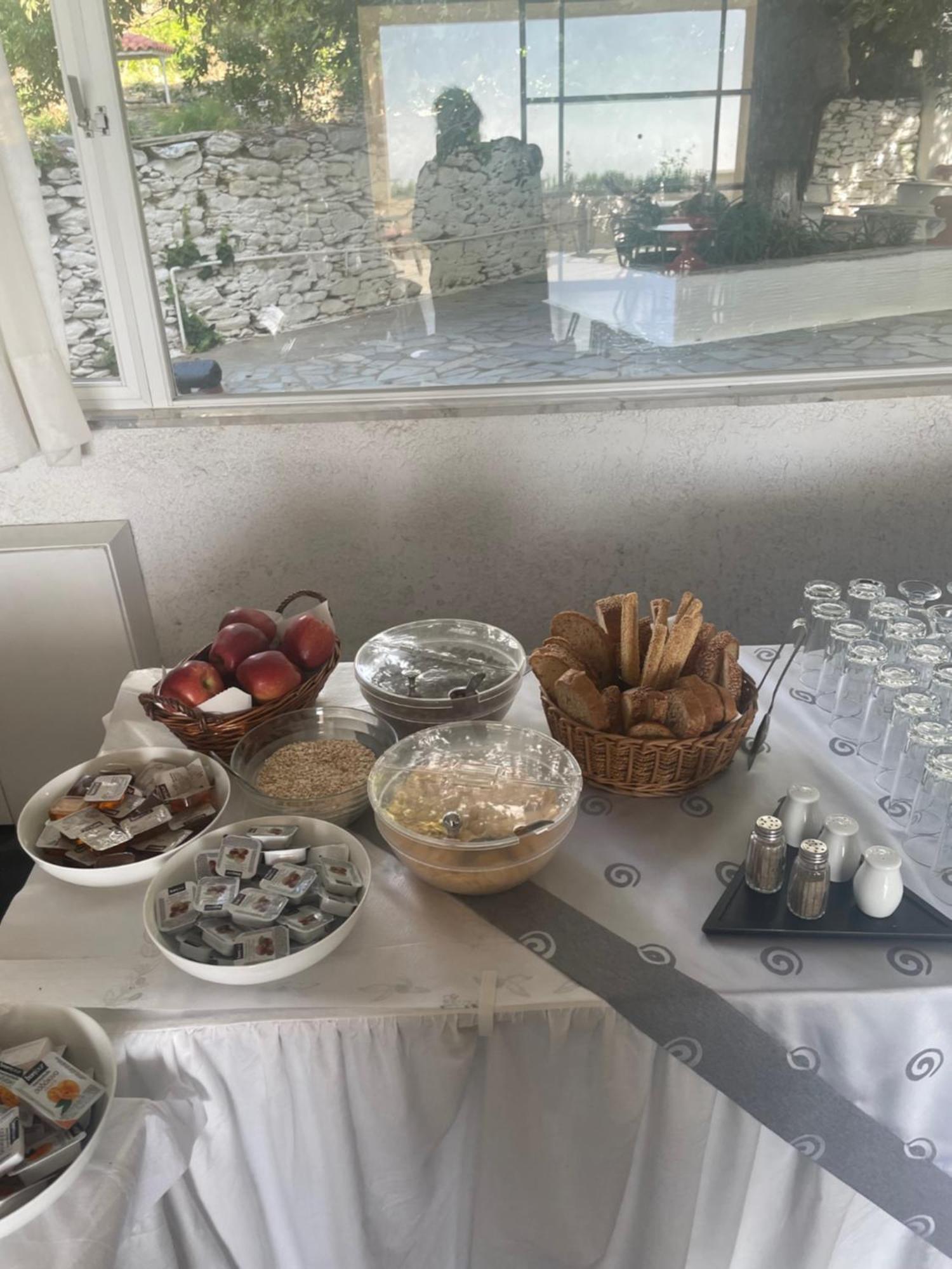 Sariza Spring Hotel Apikia  外观 照片