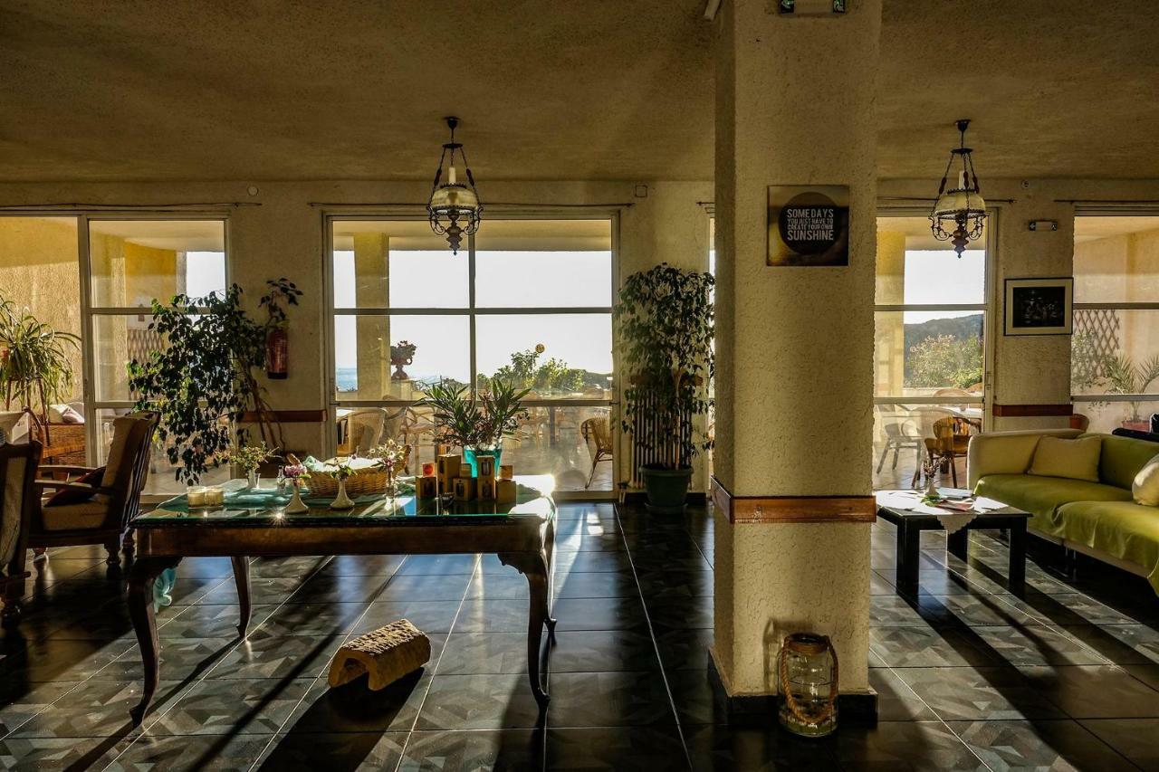 Sariza Spring Hotel Apikia  外观 照片