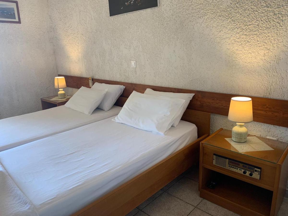 Sariza Spring Hotel Apikia  外观 照片